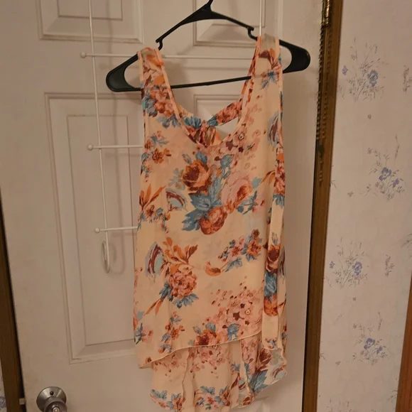 Forever 21 Peach Floral Top - Picture 15 of 15